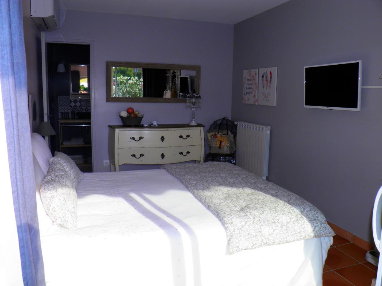 Bed and Breakfast La Bastide Du Bouchou Six-Fours-les-Plages Esterno foto